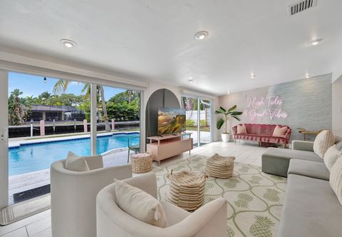 อื่นๆ Poolside Paradise Dock & Pool!