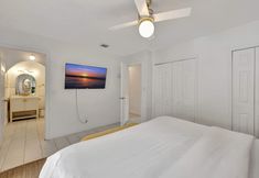 อื่นๆ 4 Poolside Paradise Dock & Pool!