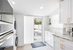 Others 7 Sunrise Palms 10 Min to Beach!