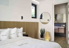 기타 2 SalvatoreHomes – New Luxurious Apartment in the Centre of Bardolino with Pool & Private Garden – a 5 Star Luxury Collection at Lake Garda