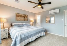 Others 7 < 1 Mi to Boat Ramp: Waterfront Lake Conroe Home!