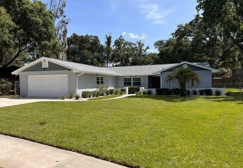 อื่นๆ Charming Room Rentals in Southern Lakeland: Central & Cozy