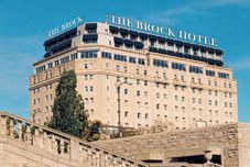 その他 The Brock Niagara Falls Fallsview Tapestry by Hilton