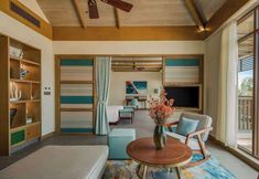 Others 3 Luxe 5BR Villa: Beachfront Breakfast Pool
