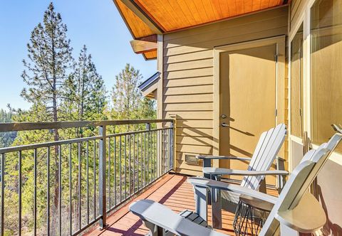 Others Hike, Ski & Golf: Bend Condo at Seventh Mtn Resort