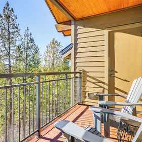 Interior 1 Hike, Ski & Golf: Bend Condo at Seventh Mtn Resort, Hotel High Desert Museum