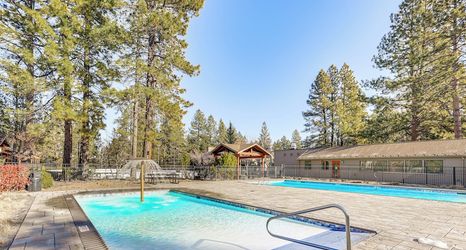 Others 2 Hike, Ski & Golf: Bend Condo at Seventh Mtn Resort