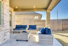 Others 3 Patio & Fenced Yard: Quiet Home in Katy!