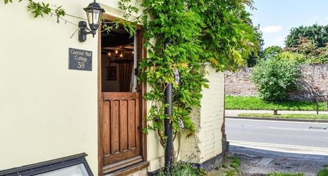 Others 2 Local Pubs, Walking Routes, Cottage w Parking