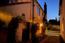 Others Local Pubs, Walking Routes, Cottage w Parking