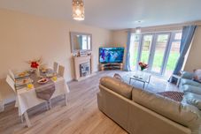 其他 Cosy Home-sleeps 5- Private Garden- Free Parking