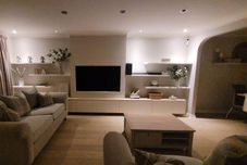 อื่นๆ Stylish, Modern 3 Bedroom House, Free Parking