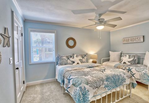 기타 Pelican Pointe 4C