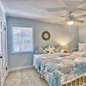 Room 1 Pelican Pointe 4C, Suncoast Seabird Sanctuary Hotels