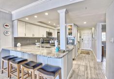 Others 6 Land's End 10-303 Beach Front - Premier