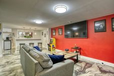 อื่นๆ Lrg 5BR 5BA Home w 10 Beds Pool Hottb Gamerm2