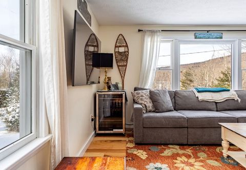 Others Ski Hike Lodge 5BR w Fire Pit Cozy Spaces