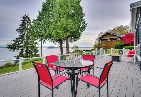 其他 1/4 Mi to Beach: Family Home w/ Spacious Deck!