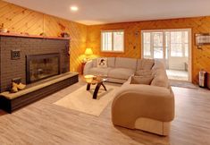 其他 3 Riverfront Cabin w/ Yard in Schroon Lake!