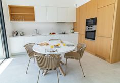 Others 6 Lagos Deluxe 2 With Pool by Homing