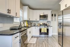 Others 2 Mi to Midtown: Chic Apartment in Atlanta!