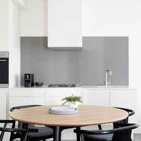 Room 1 Shadow Play Melbourne by Peppers, โรงแรม & ที่พัก Ayam Penyet Ria