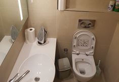 Others 6 studio unit with pool and gym