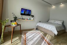 Others studio unit with pool and gym