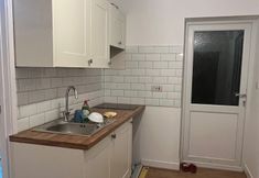 Others 2 Cosy 1 Bed Retreat in Walsall - Wifi & Parking