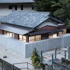 Primary image 1 yutorie, Yugawara Town Tourist Information Center in front of the station Hotels