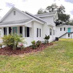 Primary image 1 Comfortable Room Rentals Outlets & Kingsky Academy, HERITAGE S Lakeside Ave studio 81 Hotels