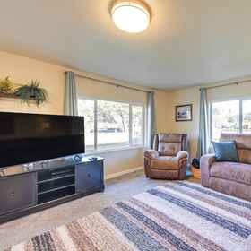 Primary image1Family-friendly Cottage w/ Playground in Centralia,刘易斯县飯店