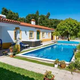 Primary image1Cozy Casa Vimeiro Retreat,阿尔科巴萨公寓