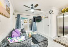 Others 3 Steps to Shore: Walkable Clearwater Beach Condo