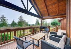 Others 2 Gorgeous Home w/ Mt Rainier Views: 4 Mi to Poulsbo