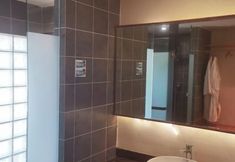 Others 7 Between sky and sea