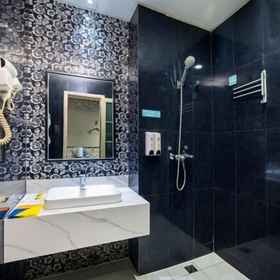 Room17Days Inn Chain Hotel (Zhengzhou Zhongzhou Avenue Dong Shilipu Subway Station)，Henan University of Chinese Medicine Dongming Campus飯店