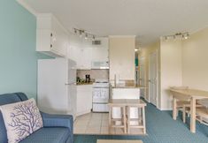 Others 5 Steps to Beach: Galveston Condo w/ Balcony!