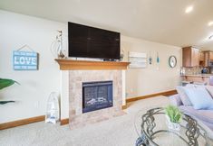 其他 5 Walk to Lincoln City Beach: Townhome w/ Balconies!