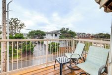 其他 Walk to Lincoln City Beach: Townhome w/ Balconies!