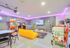 อื่นๆ 2 Mid-century Lakeland Home w/ Game Room!