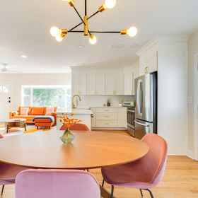 Primary image 1 미드센추리 레이크랜드 홈, 게임룸 있음, 레이크랜드 센터 호텔