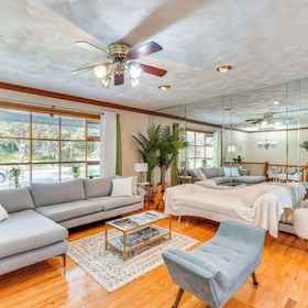 Primary image1Peaceful 1-acre Parksville Home: Large Deck & Yard,沙利文县球场飯店