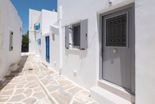 Others M M Parikia s Oldtown Studio