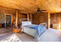 อื่นๆ 2 Almost Heaven Cabin - A Healthful and Relaxing Retreat