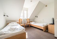 其他 7 Pod Ratuszem