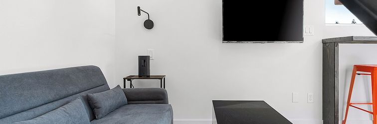 อื่นๆ Sleek & Stylish Urban Loft