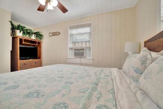 Others 4 Stones Throw Beachside Bungalow 2 AT THE Beach