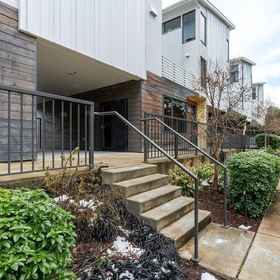 Primary image1Sophari's Apartments in Bellevue,金郡公寓