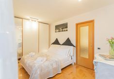 Others 3 Volta Apartment by Rent all Como